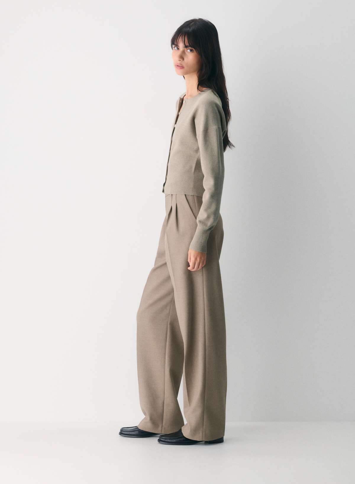 Aritzia Cardigan (beige)