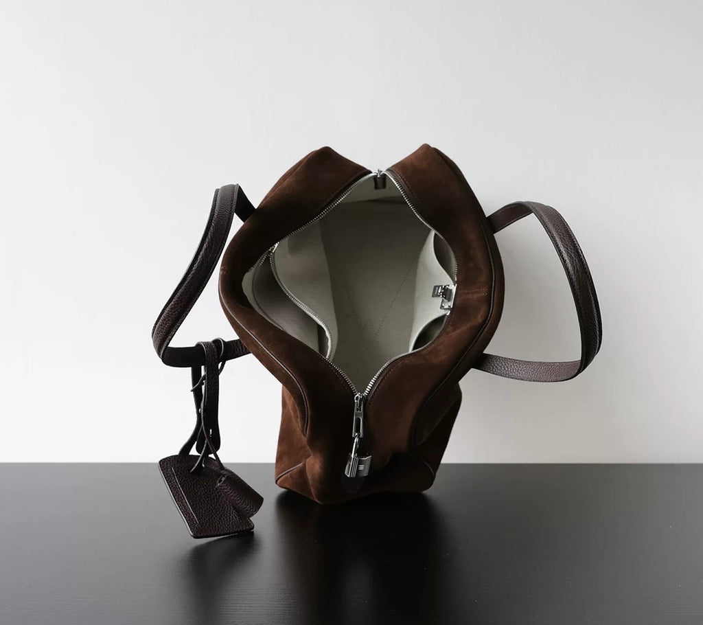 The Duffle Bag in Suede Coffee