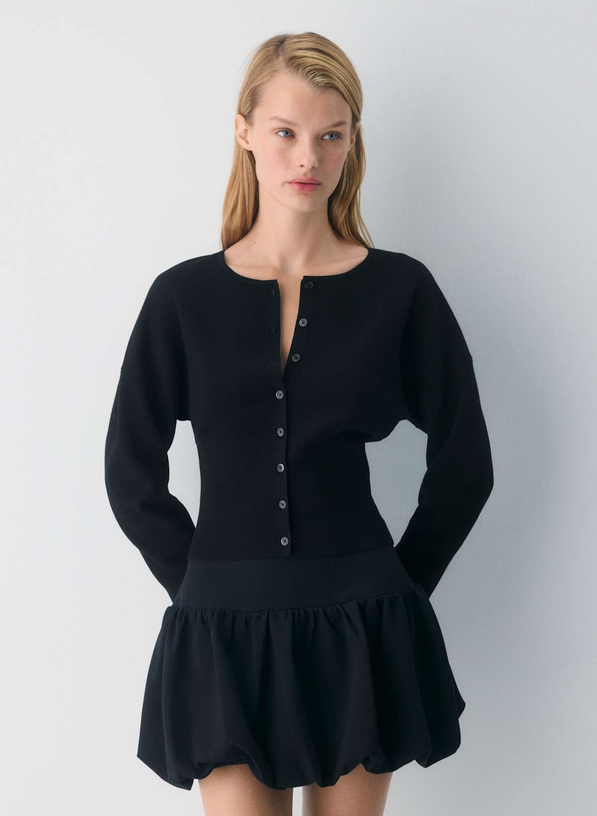 Aritzia Cardigan (black)