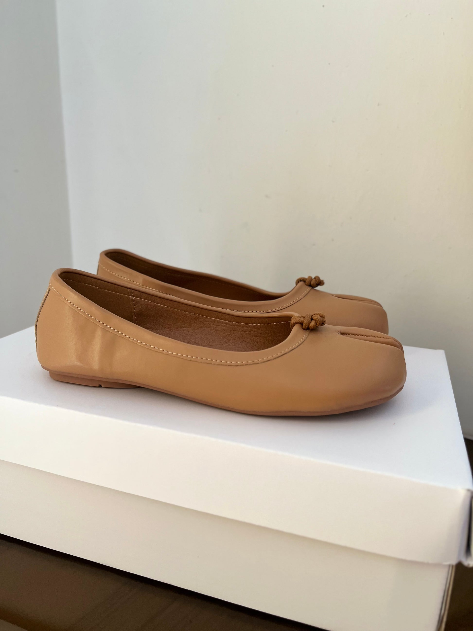 Tabi Flats in Apricot (Immediate)