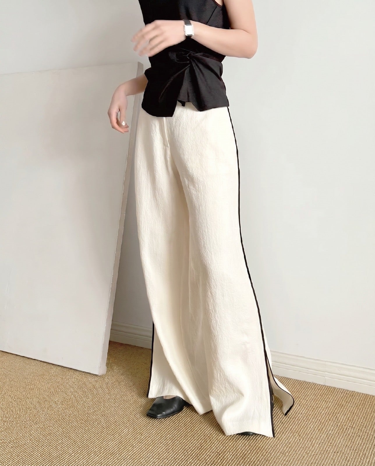 Minimal Side Stripe Linen Trousers (Immediate)