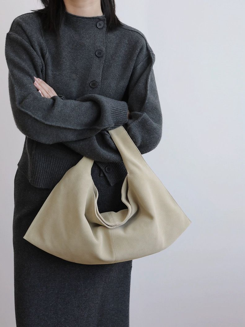 The Slouch Hobo in Sand Beige (Large)