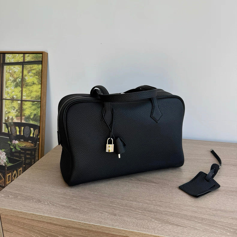 The Duffle Bag in Black