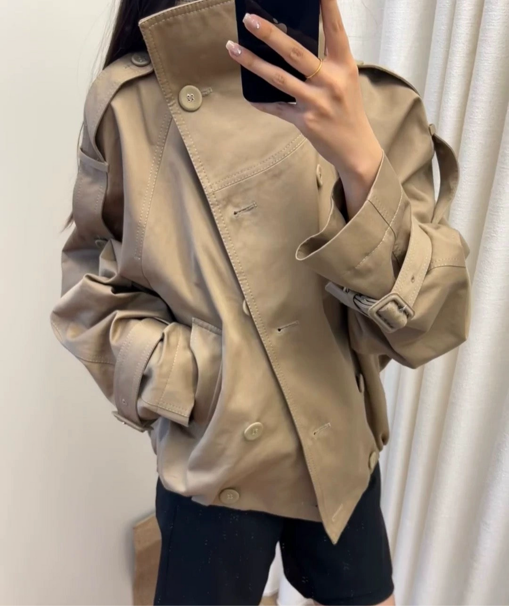 Short Trench Coat in Beige