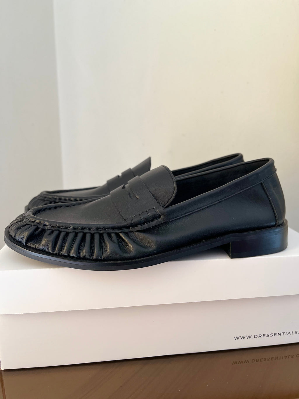Penny Loafers in Black (Immediate)