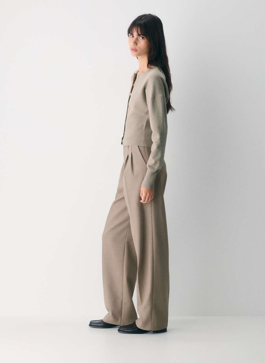 Aritzia Cardigan (beige)