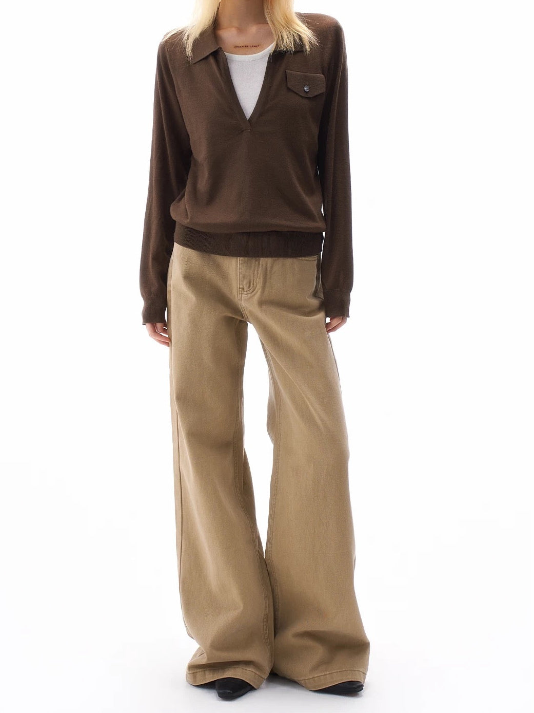 mid-rise wide-leg jeans in a faded khaki
