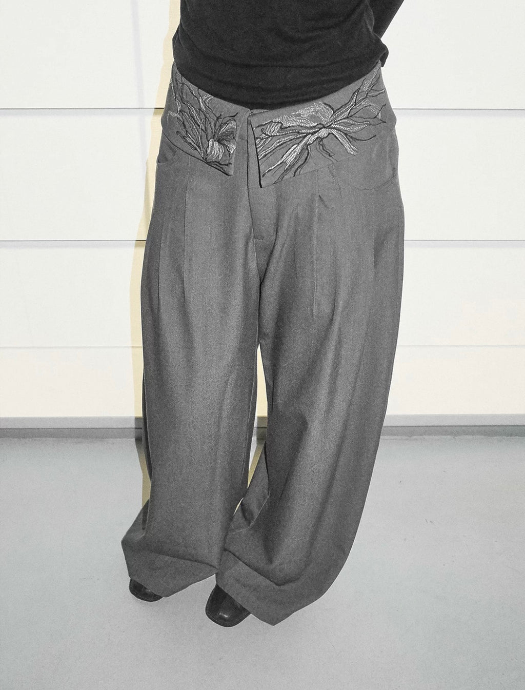 Embroidered Wide-Leg Pant