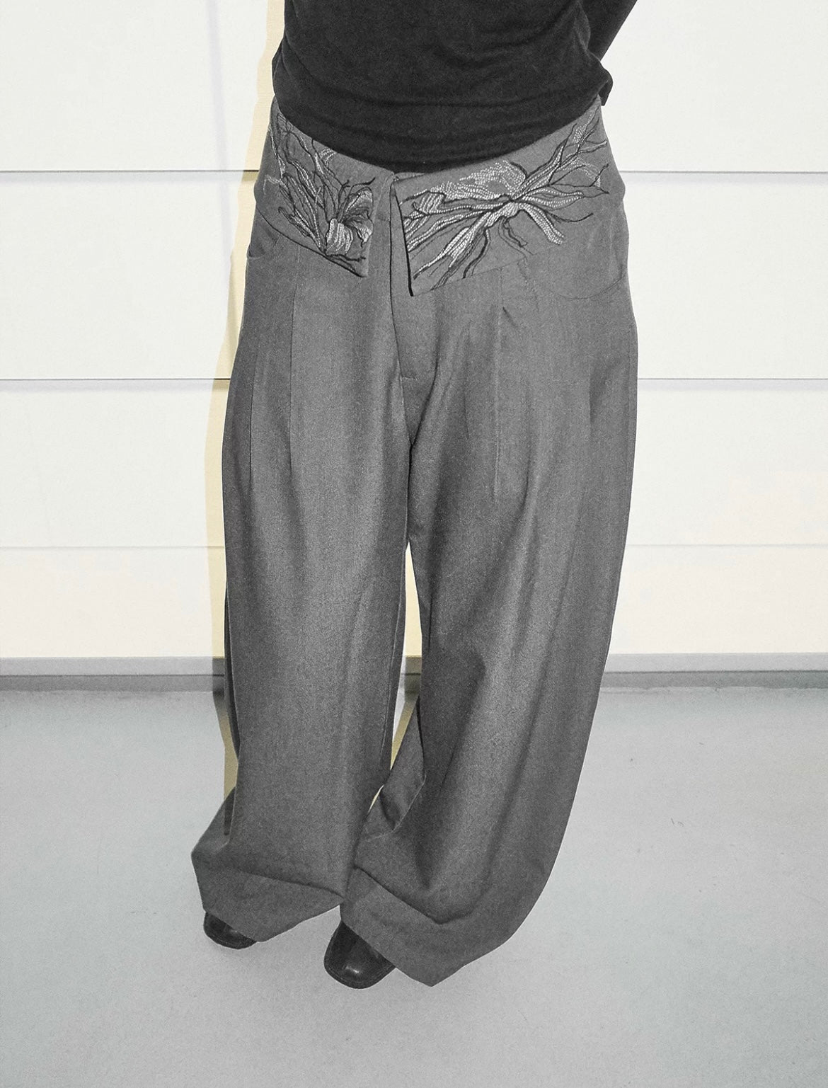 Embroidered Wide-Leg Pant