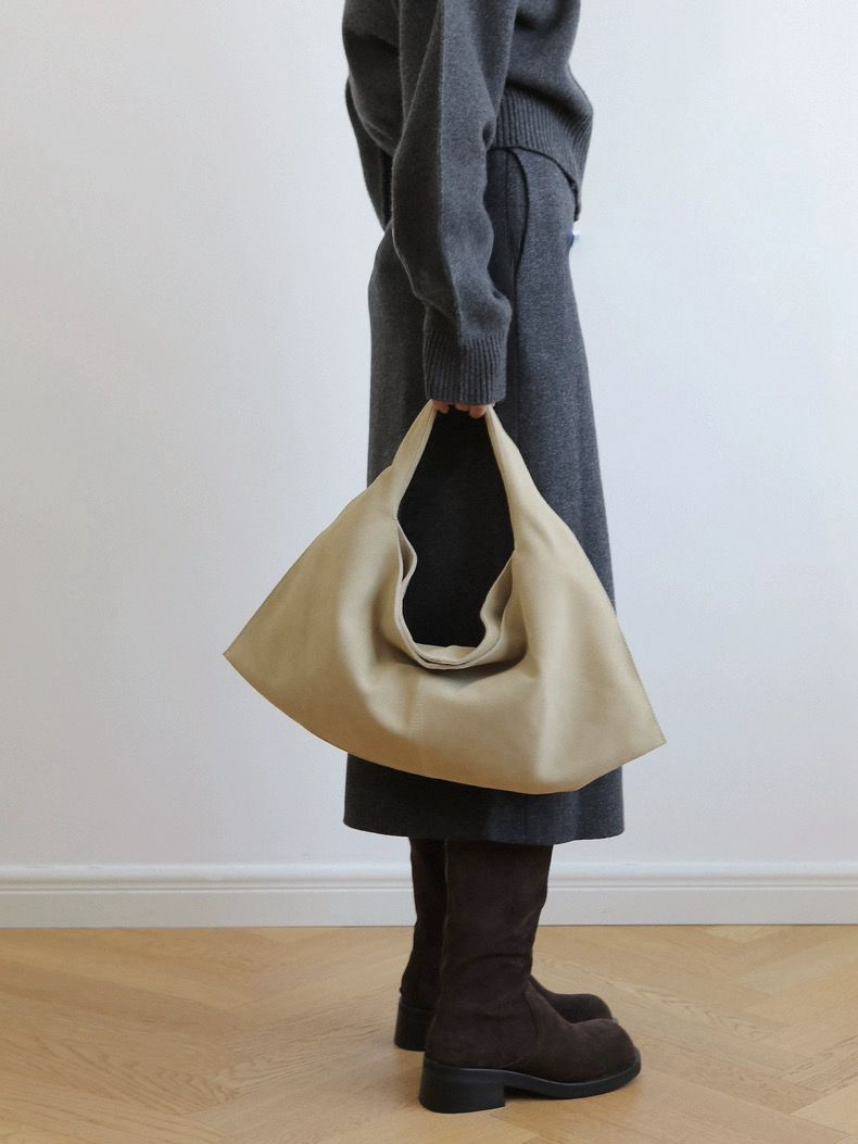 The Slouch Hobo in Sand Beige (Large)