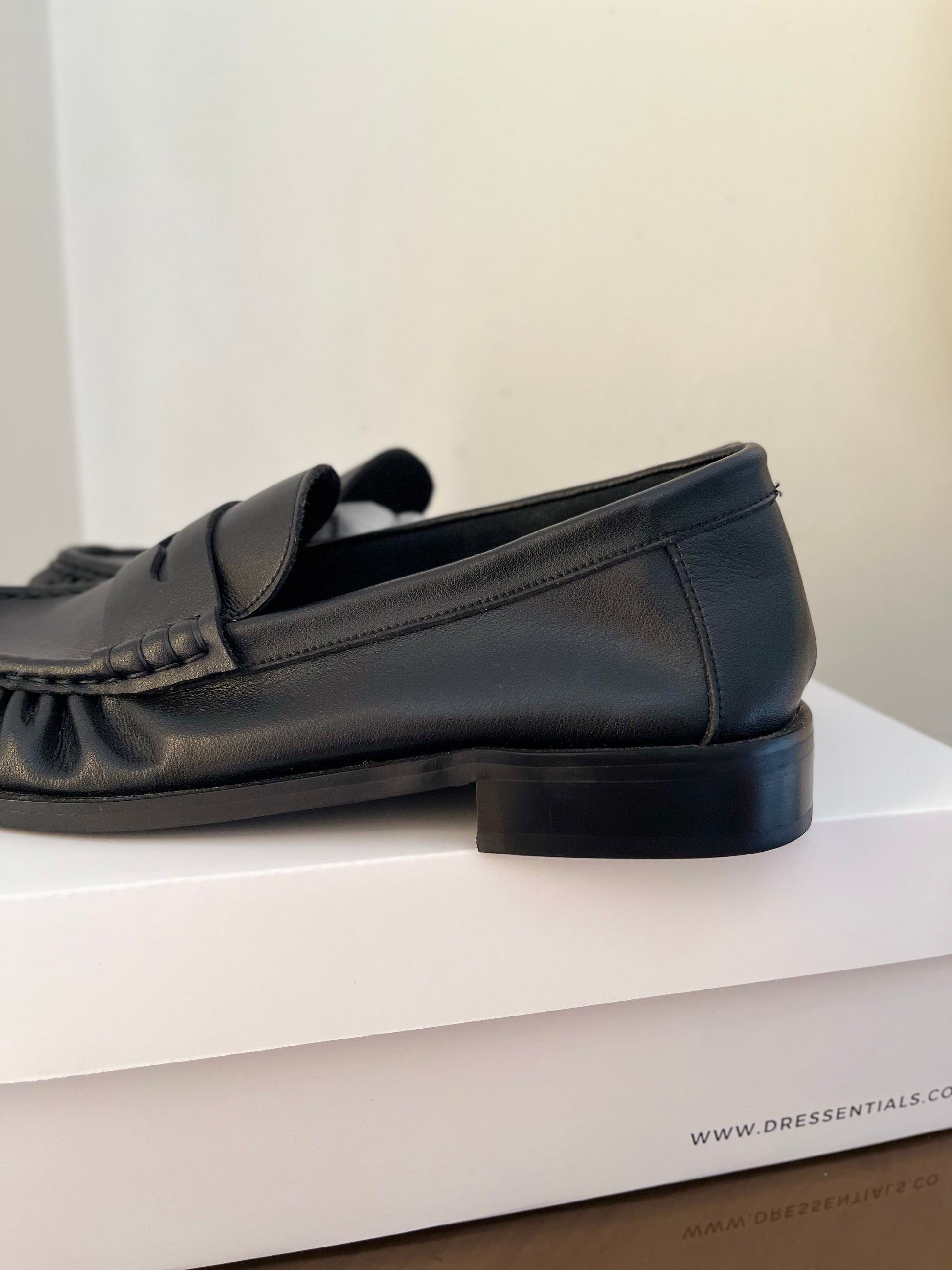 Penny Loafers in Black (Immediate)