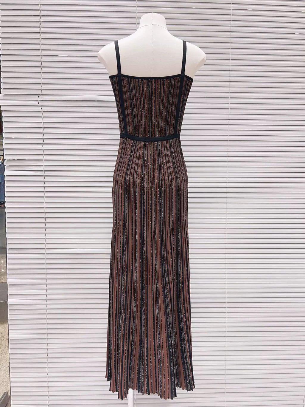 Sleeveless Maxi Dress (Dark Multicolors)