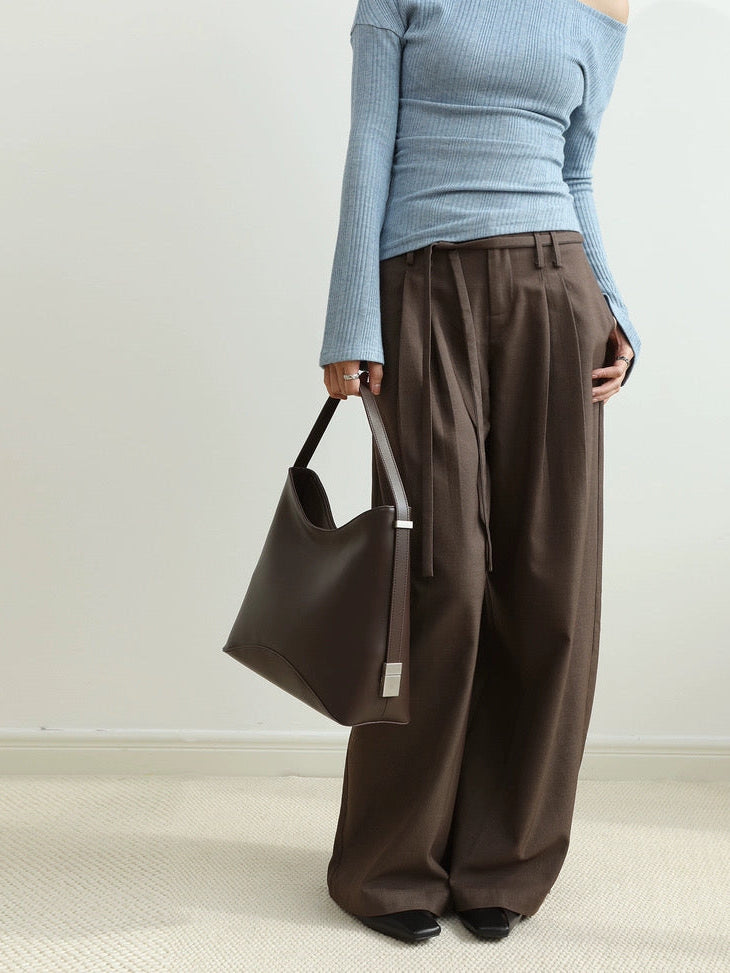 The Sculpt Hobo in Brown