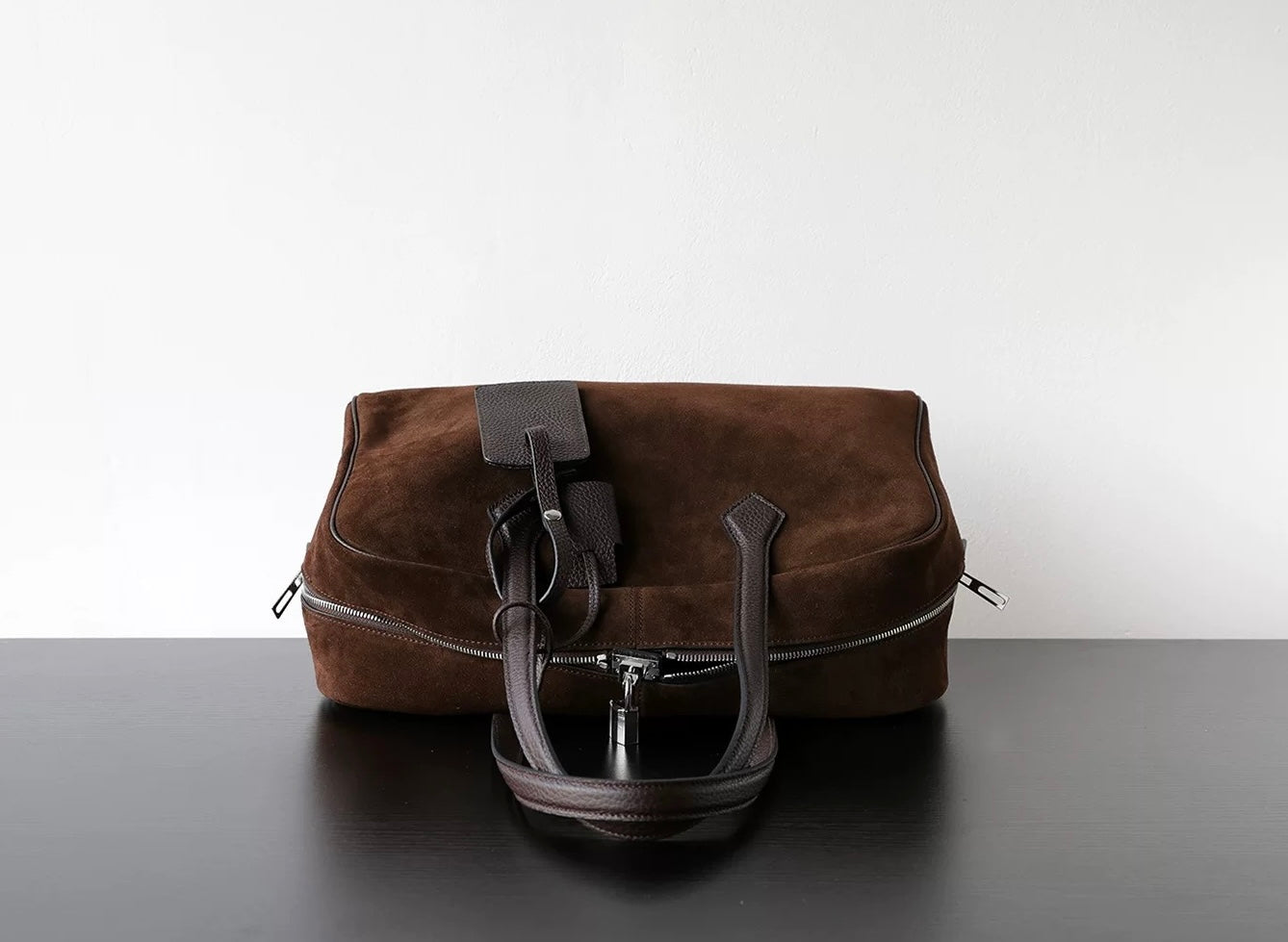 The Duffle Bag in Suede Coffee