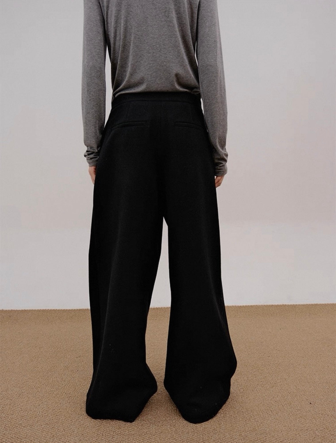 Soft-Drapes Trousers  in Black