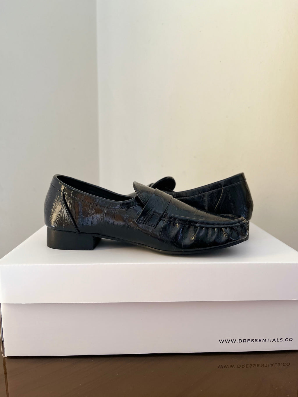Eel Loafers in Black (Immediate)