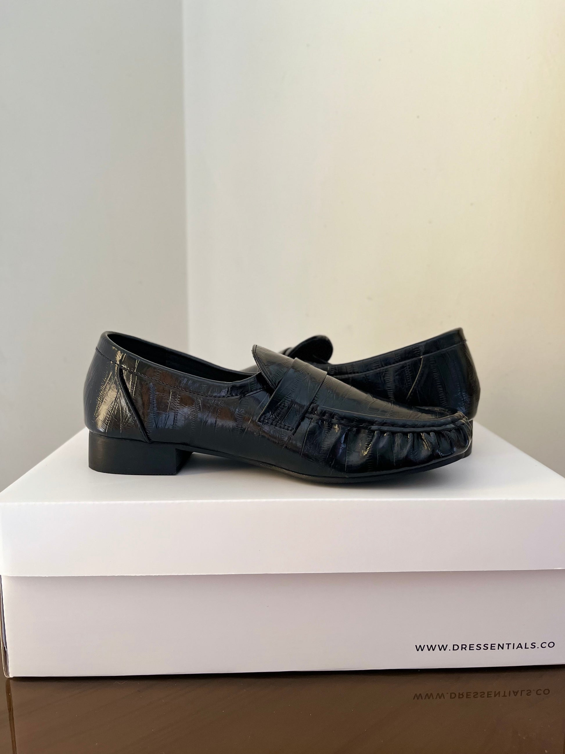 Eel Loafers in Black (Immediate)