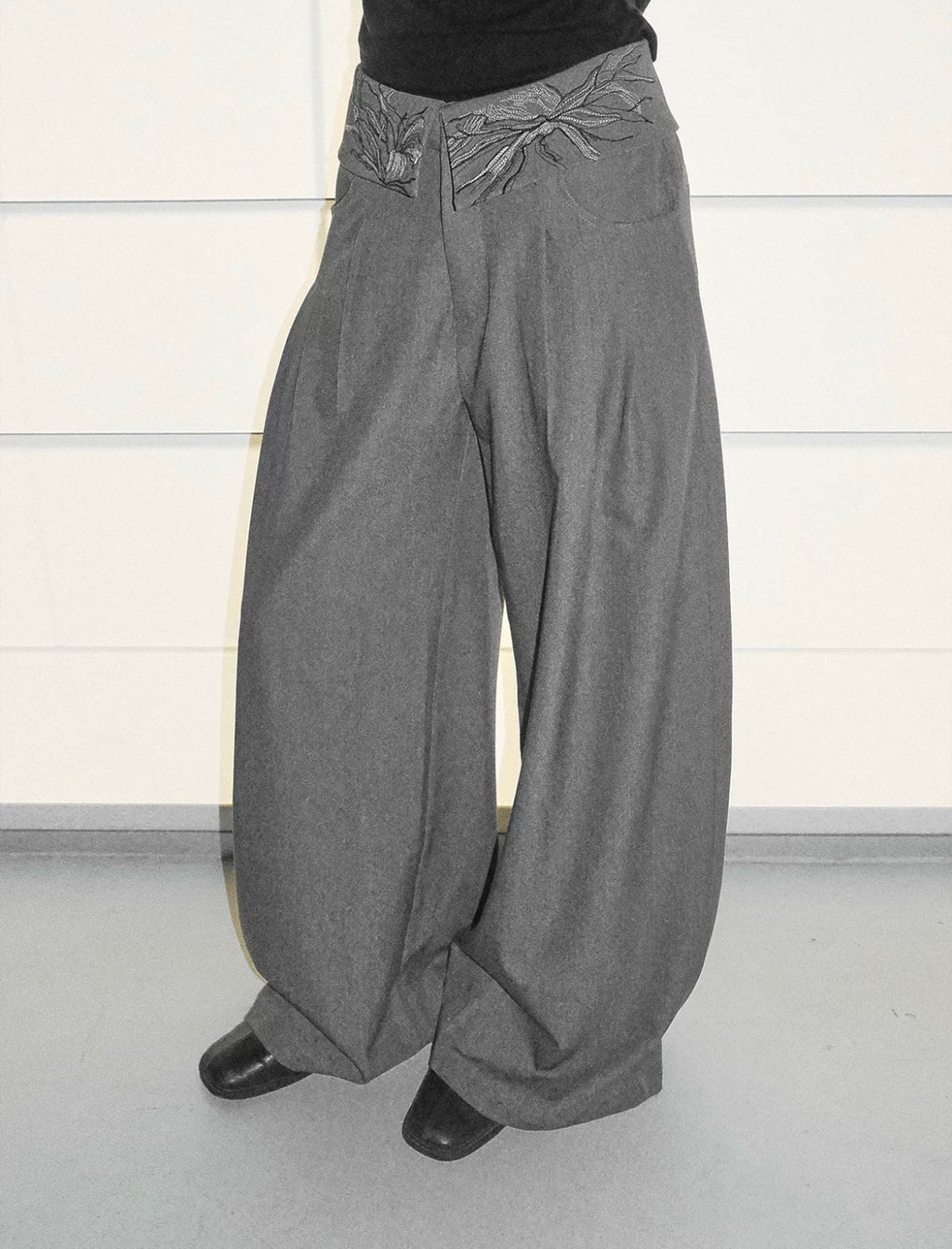 Embroidered Wide-Leg Pant