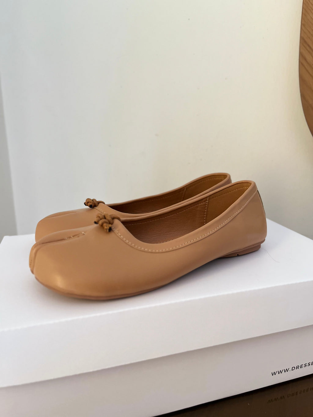 Tabi Flats in Apricot (Immediate)
