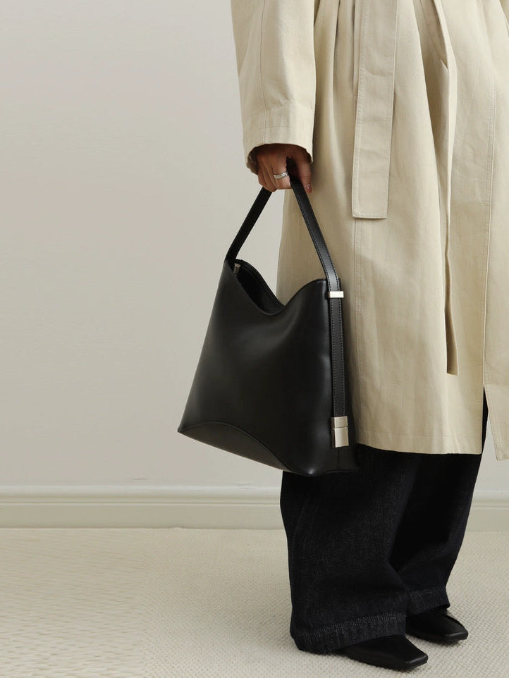 The Sculpt Hobo in Black