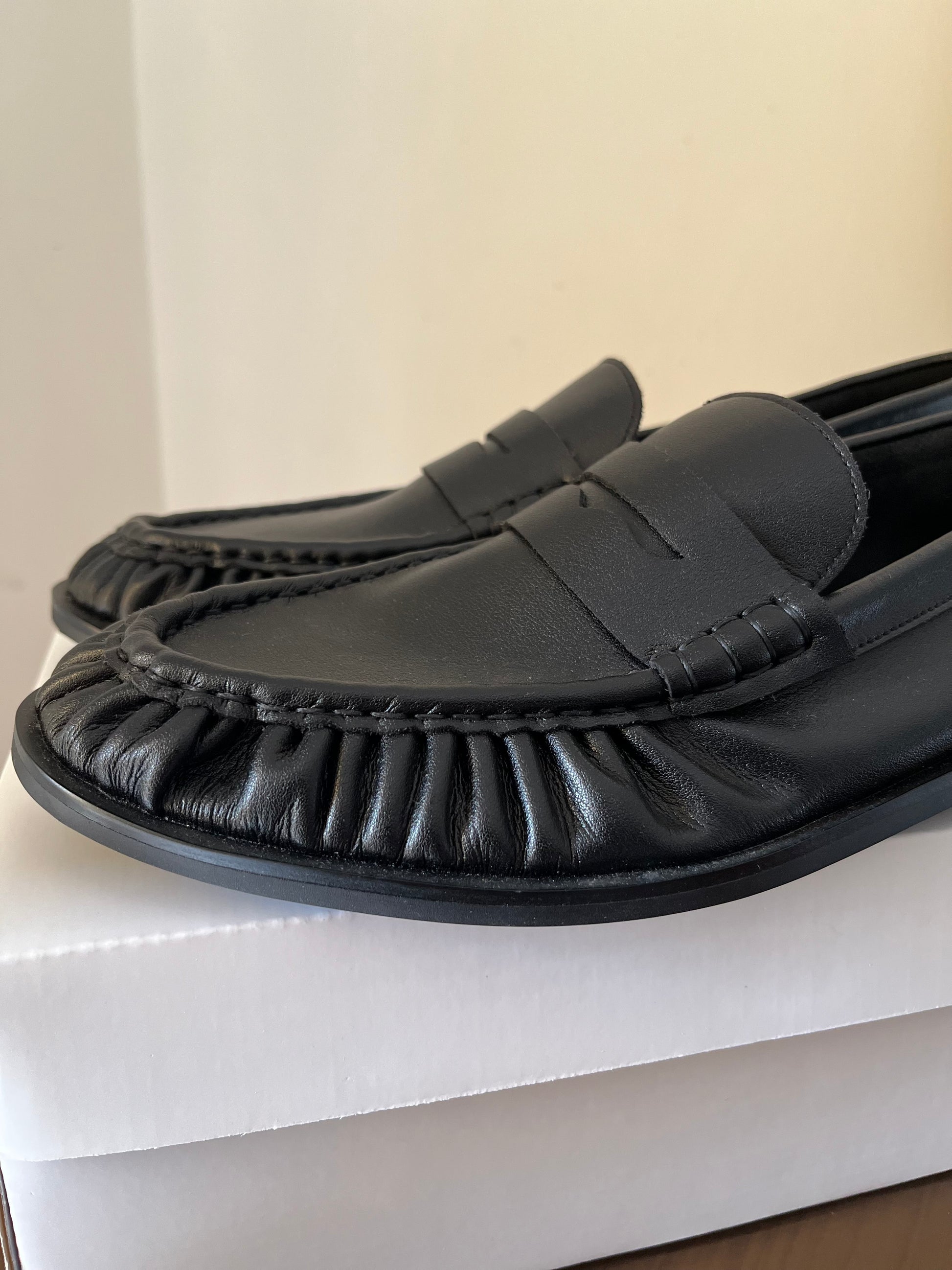Penny Loafers in Black (Immediate)