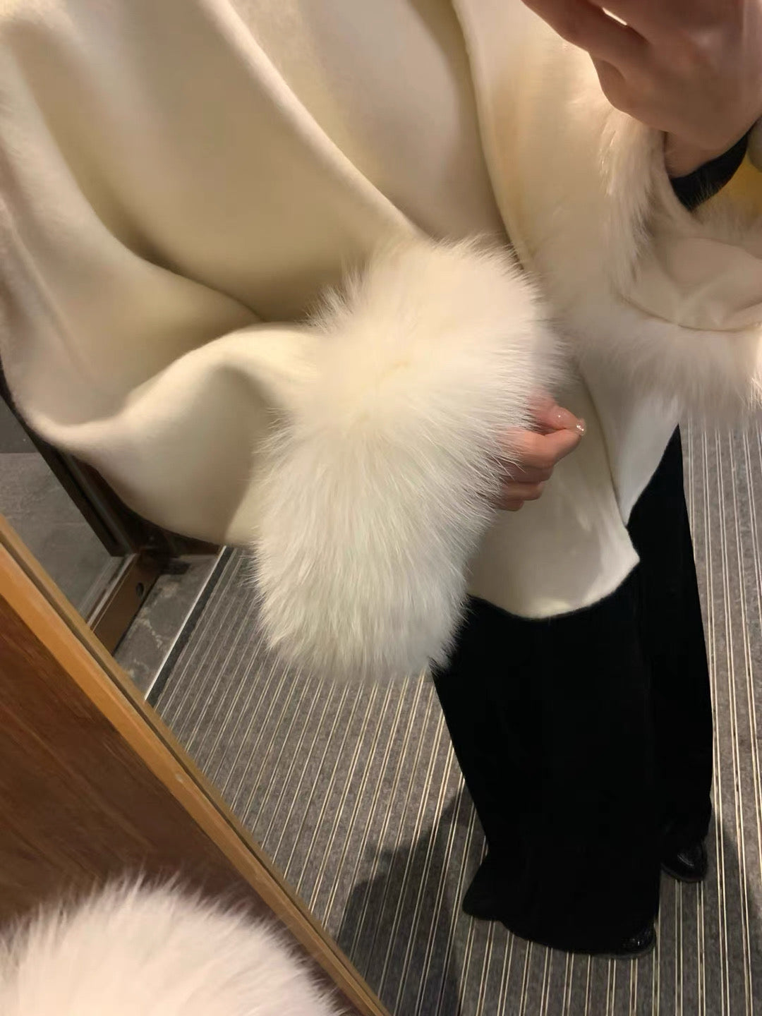 Fur Cuff Cape (Immediate) in Black