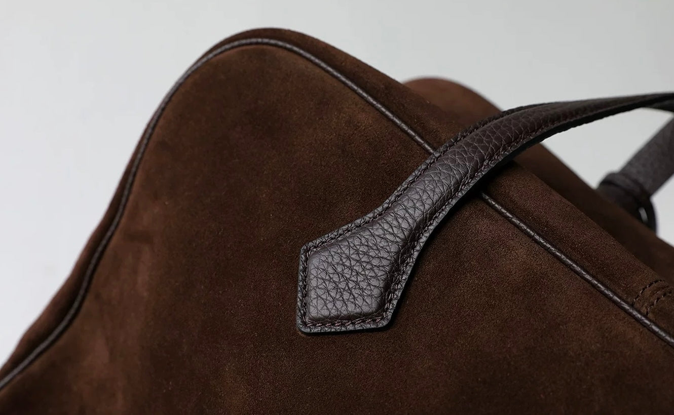 The Duffle Bag in Suede Coffee