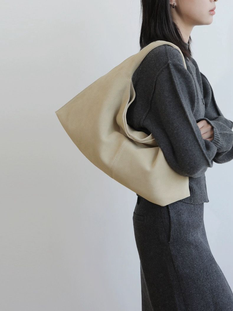 The Slouch Hobo in Sand Beige (Large)