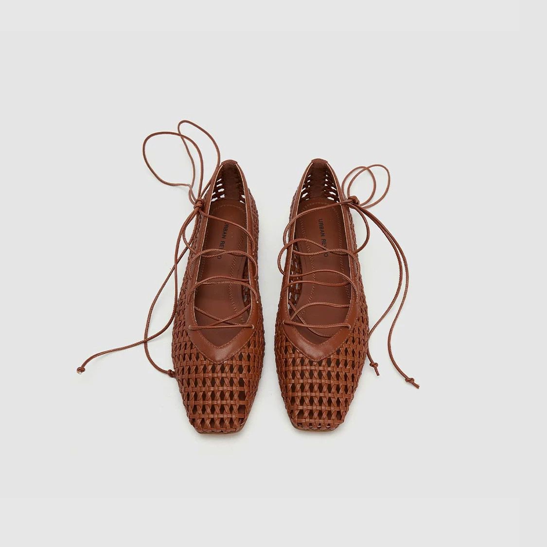 LACE WOVEN PUMPS